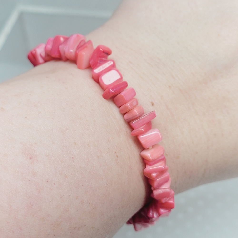 Bubblegum Pink Preppy Mother of Pearl Shell Stretch Bracelet 🐚 💗